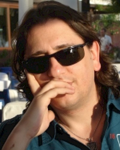 C&uuml;neyt Devecigil