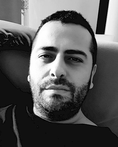 Emrah &Ouml;zd&uuml;ven
