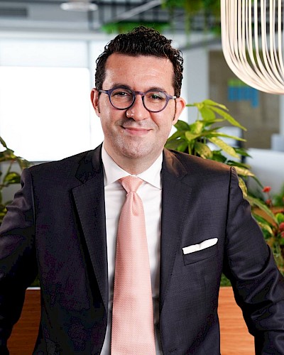 Dr. Naim &Ccedil;etint&uuml;rk